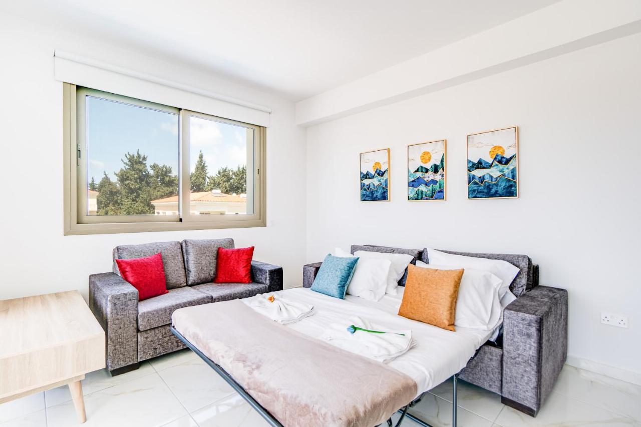 Adolina Apartments By Ezoria Villas Paphos Exterior foto